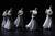 Vijf dansers in kostuum